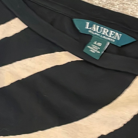 Lauren Ralph Lauren Abstract Box T-Shirt - Picture 8 of 8